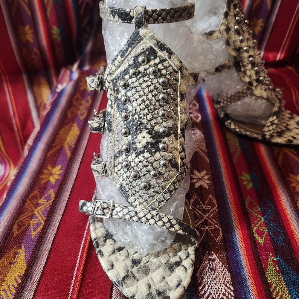 Donald J Pliner 'Tenasp' Snakeskin Ankle Strap Heels Size 8.5 - Picture 3 of 10